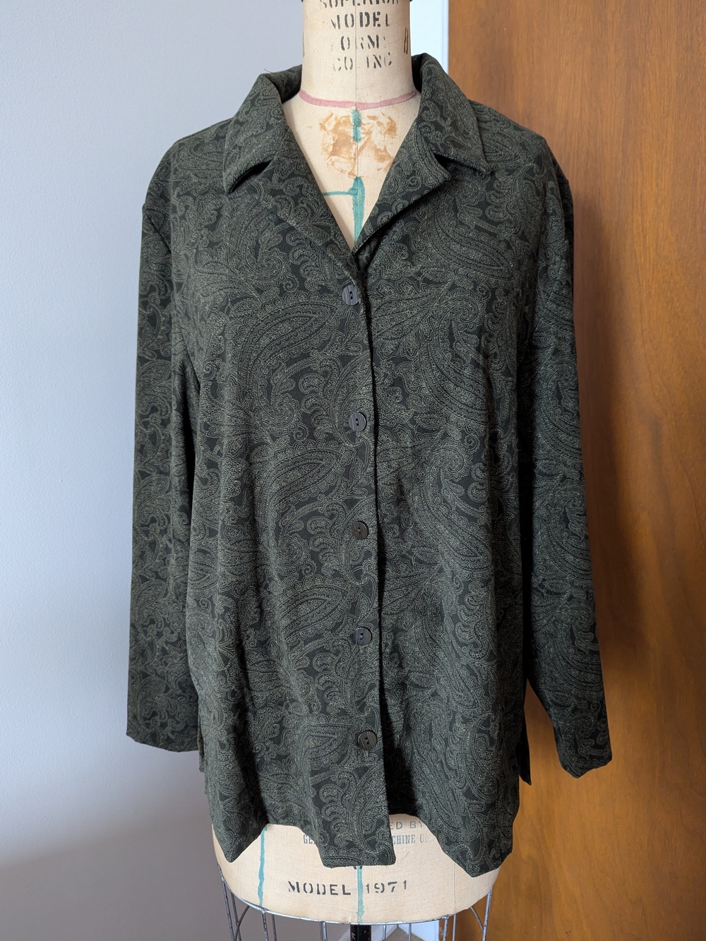 Women's Dark Green Paisley Button-Front Shirt